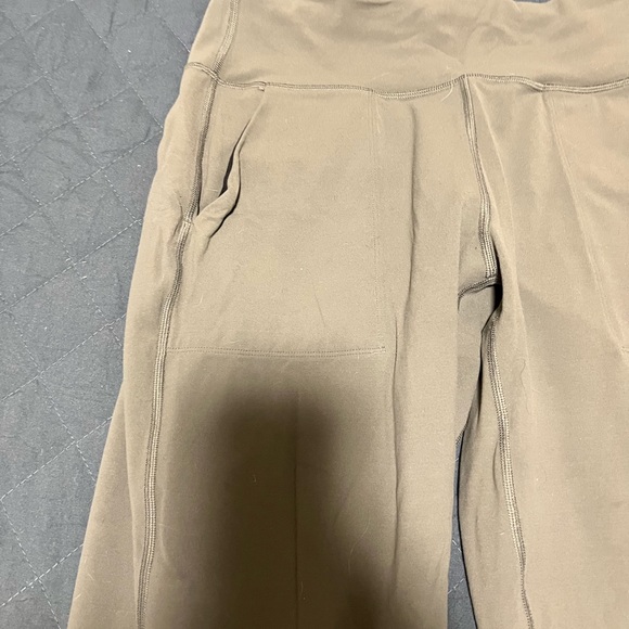 LULULEMON ALIGN CROPPED JOGGERS - Picture 2 of 4